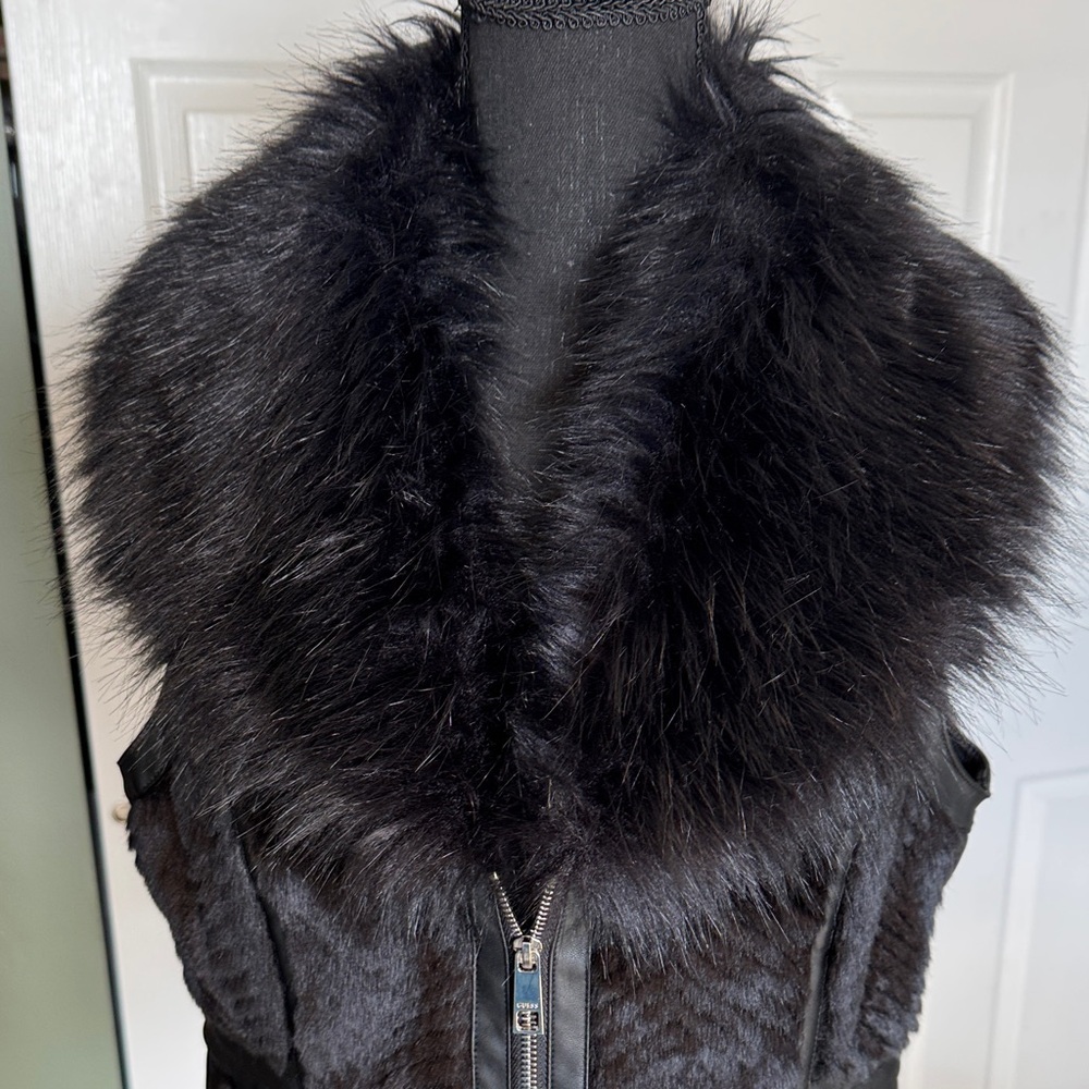 Guess Black Fur-Trimmed Women's Vest. - Picture 3 of 10